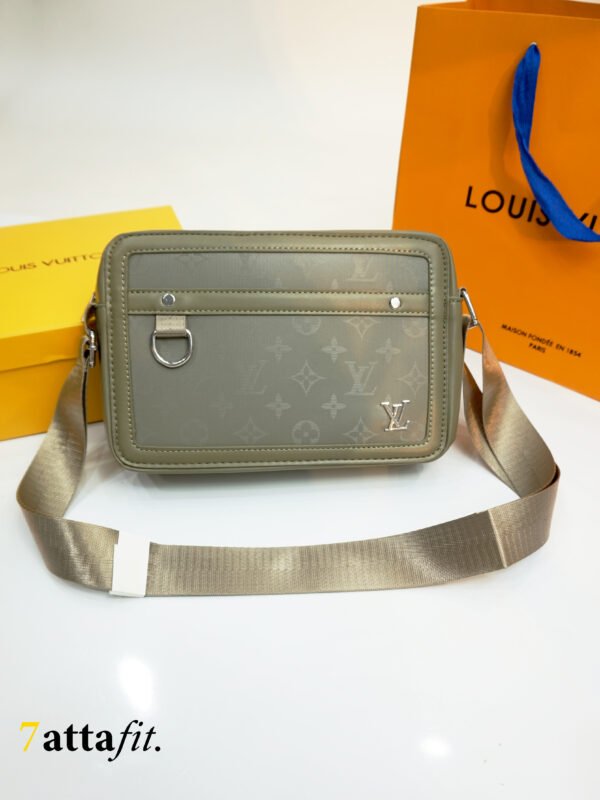 Sacoche Louis Vuitton - Trio Messenger Monogram Shadow